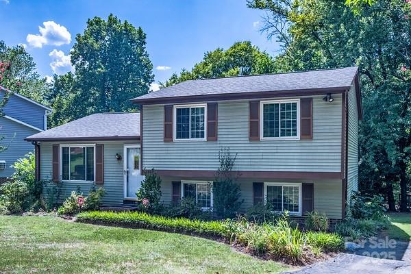 1216 Ogden Place sold home in College Downs, Charlotte, NC
