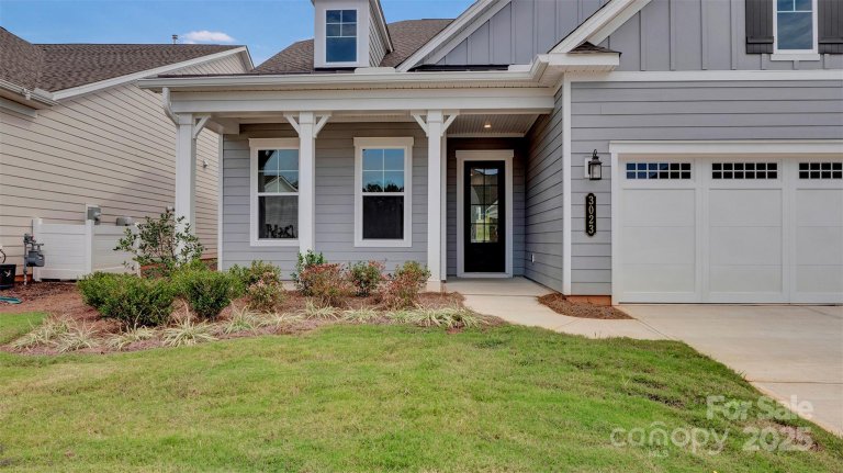 3023 Lake Como Drive active home in Cresswind At Wesley Chapel, Monroe, NC