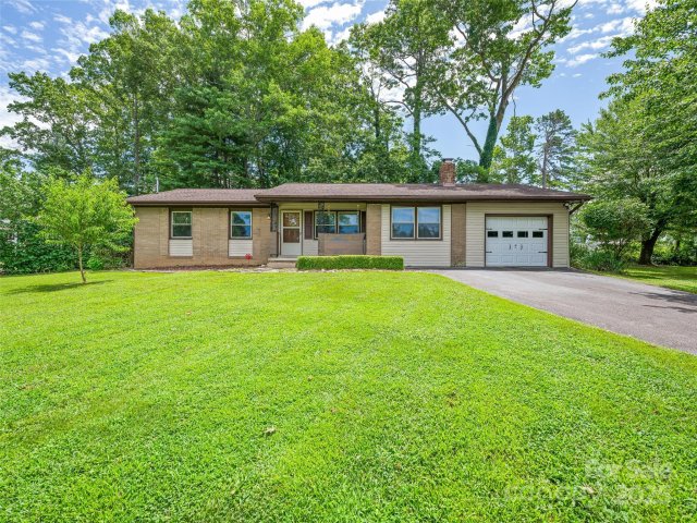 131 Maywood Road sold home in Willowbrook, Hendersonville, NC