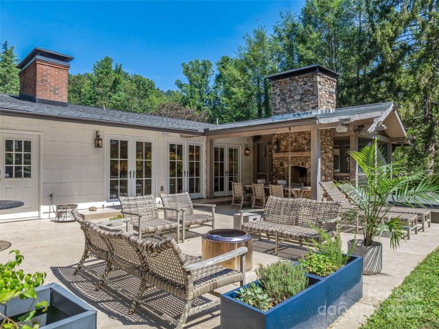 13 Robinhood Road sold home in Sherwood Heights, Asheville, NC