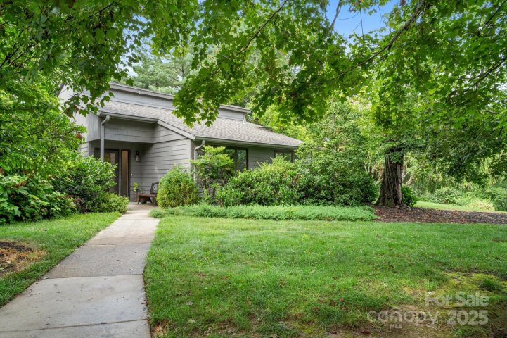 470 Crowfields Drive pending home in Crowfields Condos, Asheville, NC