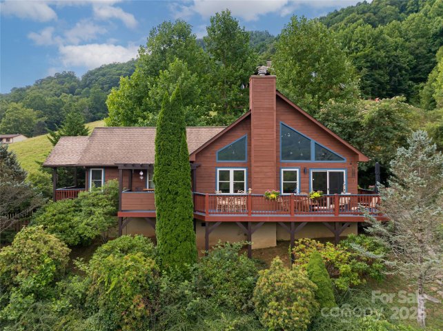 105 Appalachian Trail sold home in Appalachian Village, Maggie Valley, NC