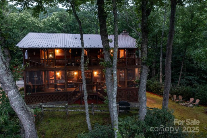 Homes in Mount Mitchell Lands, Burnsville