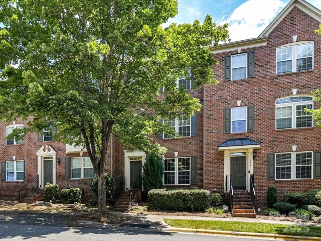 756 Naramore Street pending home in Davidson Bay, Davidson, NC