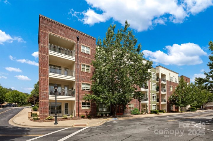 5 Farleigh Street 208 sold home in Biltmore Park Town Square, Asheville, NC