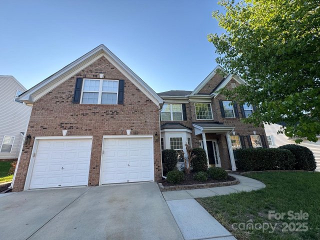7925 Woodmere Drive sold home in Heatherstone, Harrisburg, NC