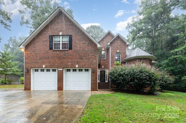 8625 Quarters Lane sold home in Ashe Plantation, Mint Hill, NC