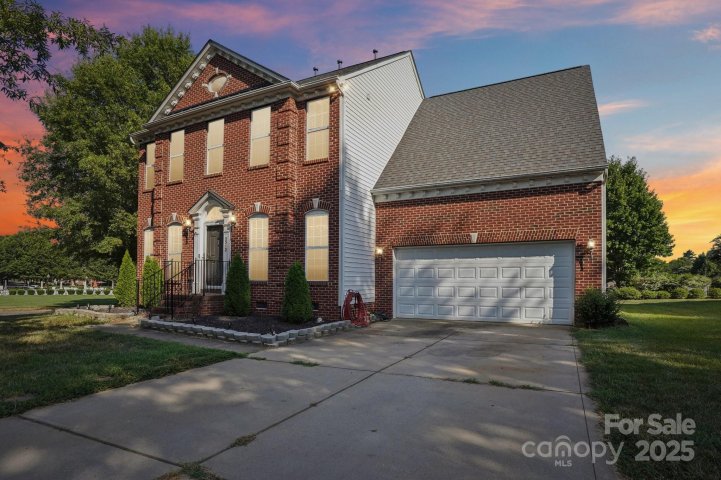 2512 Holly Oak Lane sold home in Bethesda Oaks, Gastonia, NC