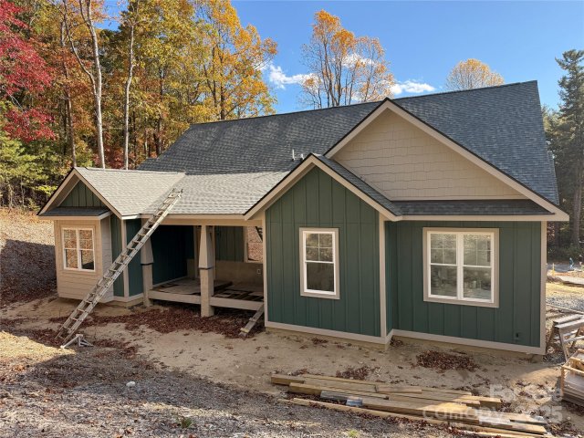 634 Hollybrook Drive active home in Kenmure, Flat Rock, NC