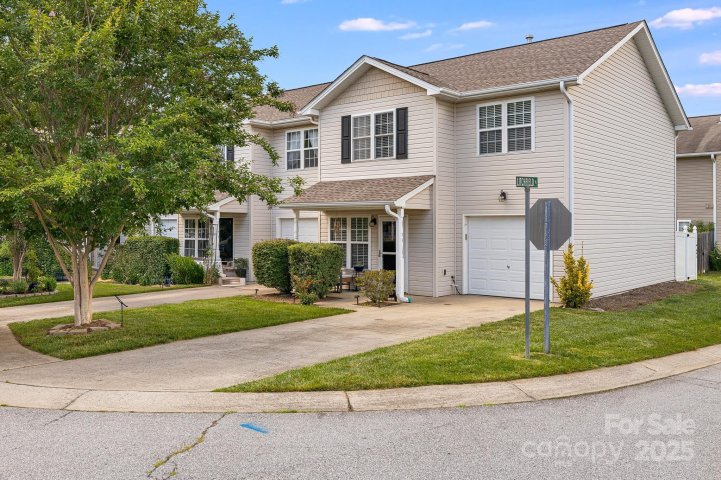 48 Lanceford Circle pending home in Stafford Hills, Fletcher, NC