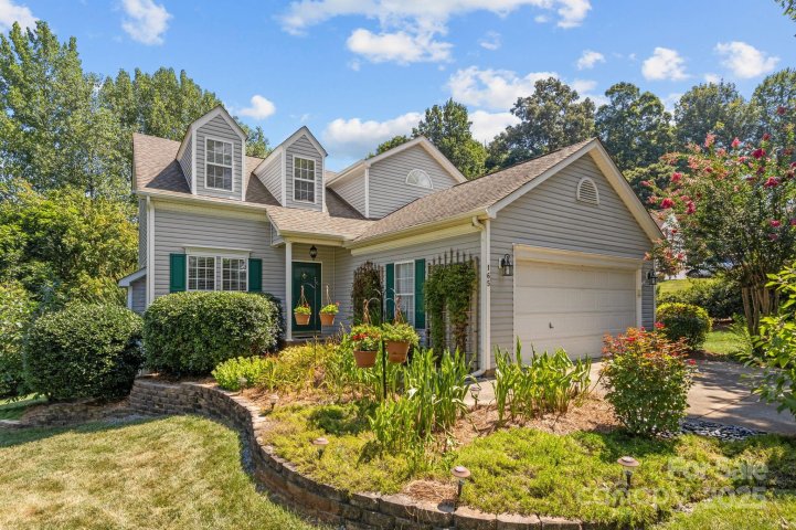 165 W Walnut Avenue sold home in Runnymeade, Mount Holly, NC