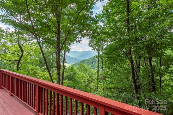 7 Winding Poplar Road active home in Laurel Ridge, Black Mountain, NC