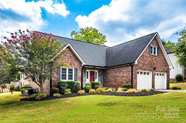 732 Deerfield Drive sold home in Deerfield, Mount Holly, NC