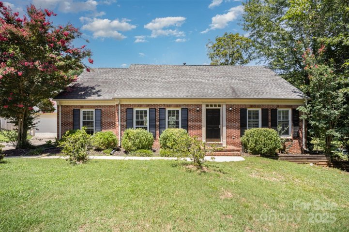 4626 Annerly Court sold home in Wessex Square, Charlotte, NC