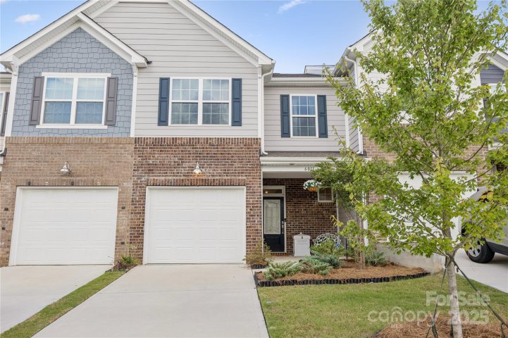 6011 Chelsea Oaks Ridge sold home in Windhaven, Tega Cay, SC