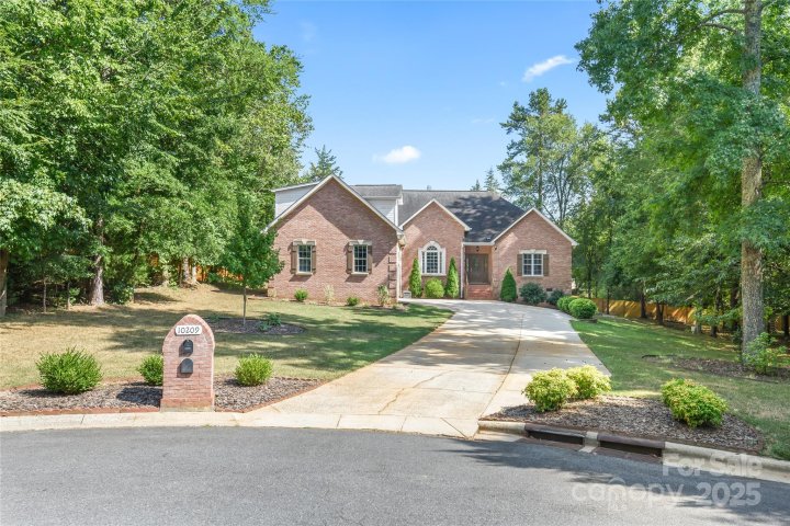 10209 Maple Haven Court sold home in Ashe Plantation, Mint Hill, NC