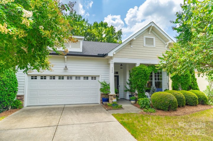 922 Knob Creek Lane sold home in Lake Shore, Tega Cay, SC