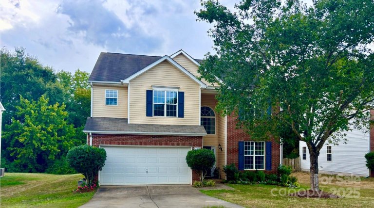 16123 Falling Meadows Lane sold home in Hamilton Green, Charlotte, NC