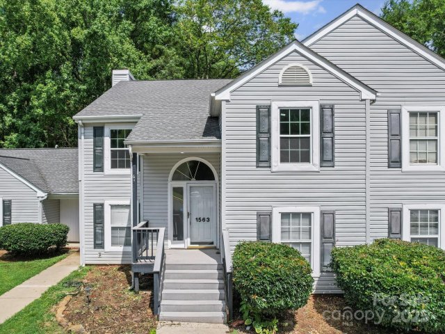 1563 Hunt Club Court sold home in Hunters Chase, Rock Hill, SC