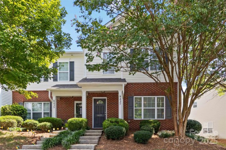 8437 Big Creek Court sold home in Summerfield, Matthews, NC