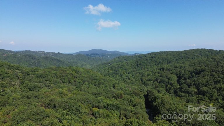 A home in Ridgeview Woods, Beech Mountain