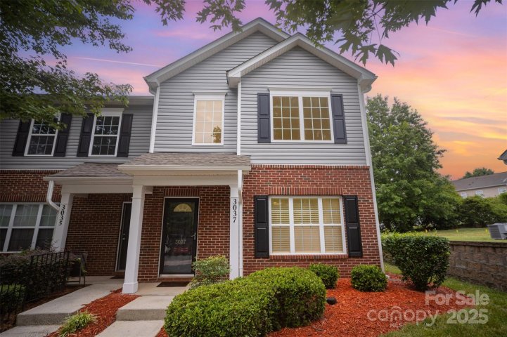 3037 Summerfield Ridge Lane sold home in Summerfield, Matthews, NC