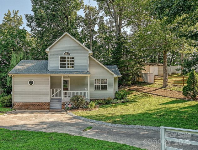 7705 Red Robin Trail sold home in Lakehaven Estates, Denver, NC