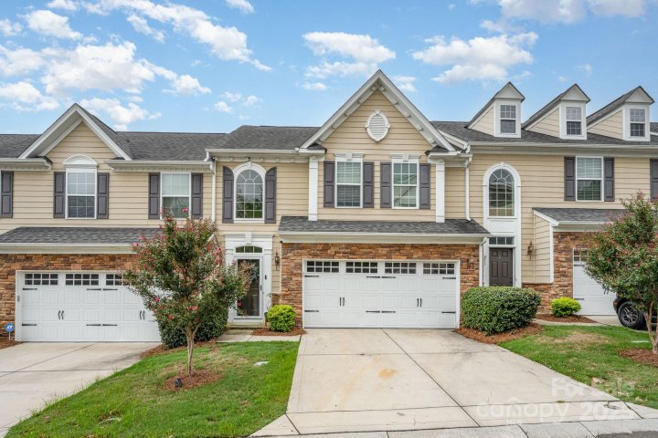209 Chartwell Lane sold home in Lake Shore, Tega Cay, SC