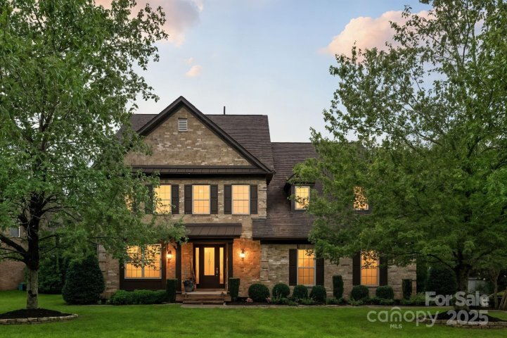 912 Oleander Lane sold home in Weddington Trace, Waxhaw, NC