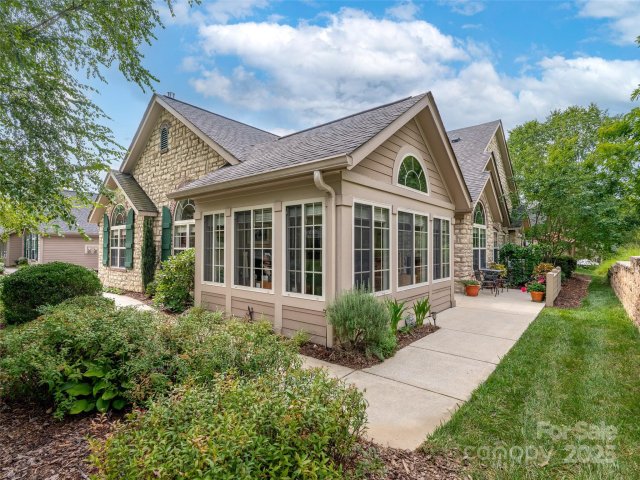 32 Mountain Meadow Circle sold home in Hamburg Crossing, Weaverville, NC