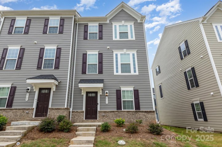 2111 Autumn Olive Lane sold home in Stone Creek Townhomes, Matthews, NC