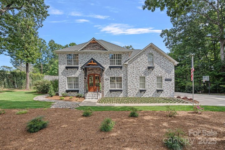 125 Woodstream Circle sold home in Norman Woods, Mooresville, NC
