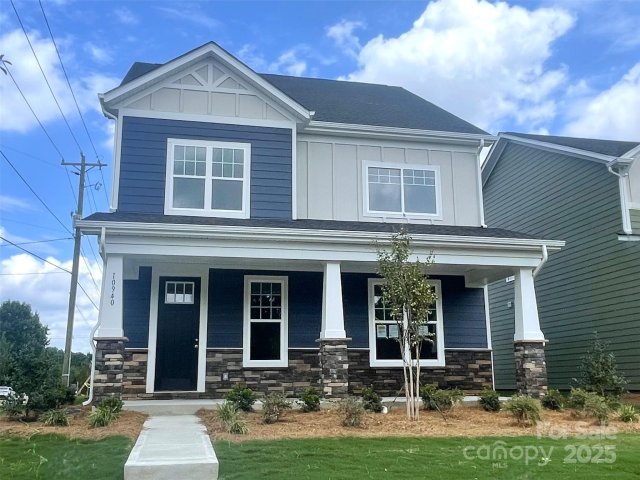 10940 Dogwood Lane active home in Edgewood Preserve, Huntersville, NC