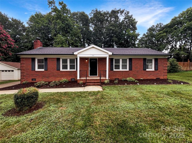 408 Whitethorn Drive sold home in Gardner Woods, Gastonia, NC