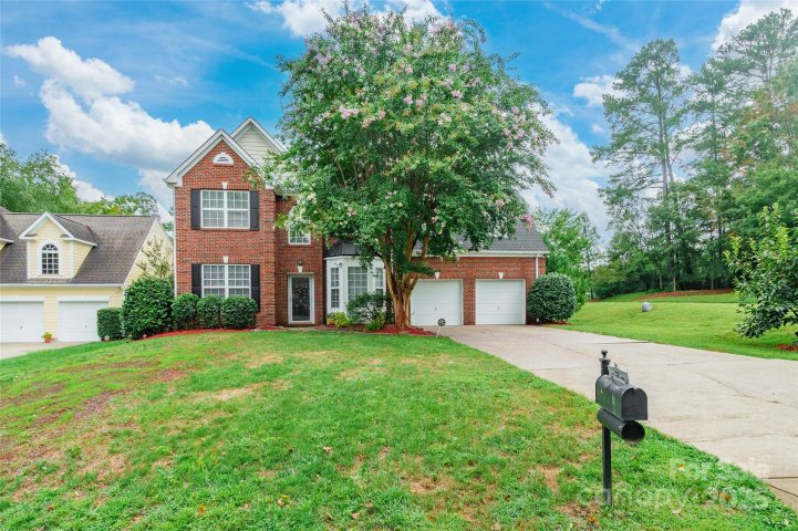 11621 Fox Trot Drive sold home in Fox Glen, Charlotte, NC
