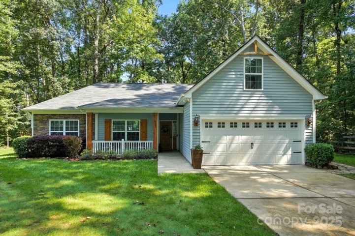 6205 Pamela Street sold home in Biltmore Park, Huntersville, NC