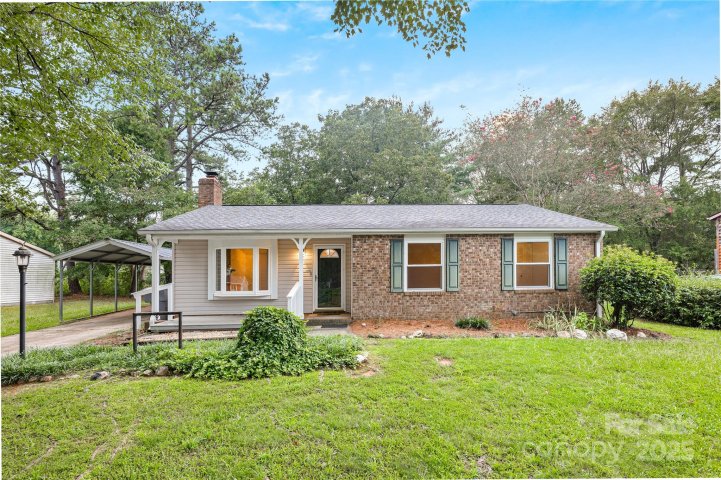 7916 Holly Hill Road sold home in Holly Hills, Charlotte, NC