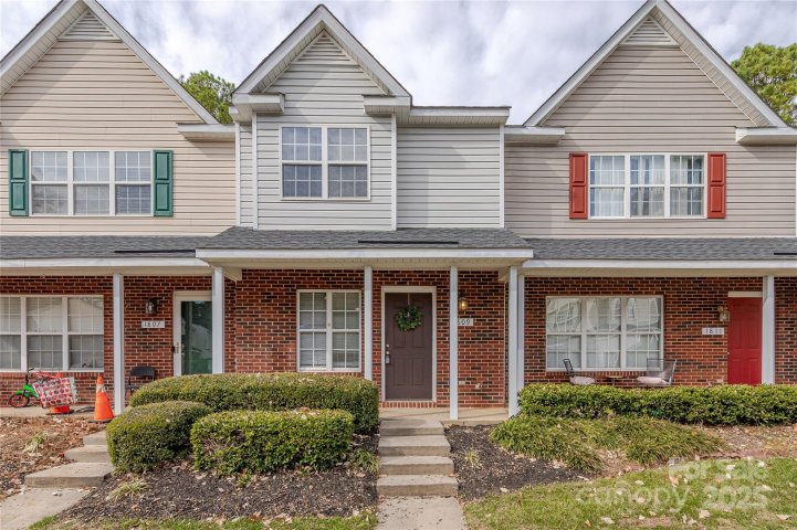 1809 Birch Heights Court sold home in University Heights, Charlotte, NC