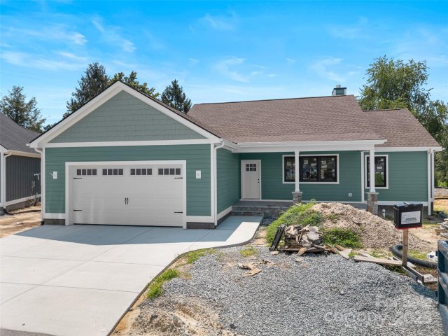 26 Olde Oak Court sold home in Olde Oak, Hendersonville, NC