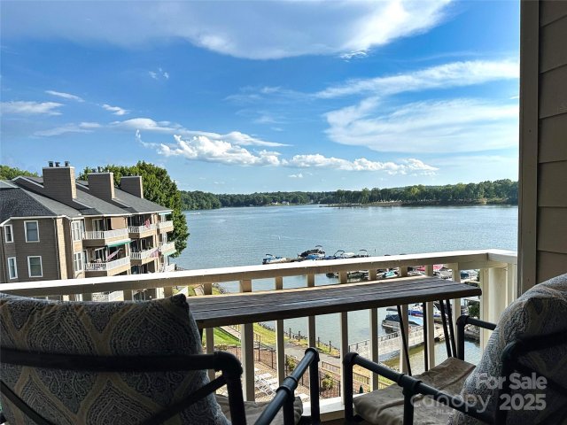9809 Emerald Point Drive 11 sold home in Emerald Point, Charlotte, NC