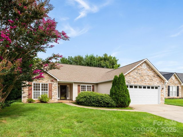 42 Morning Mist Road sold home in Cottages at Livingston Farms, Fletcher, NC