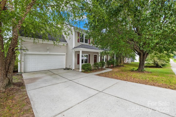8151 Chatham Oaks Drive sold home in Poplar Woods, Concord, NC