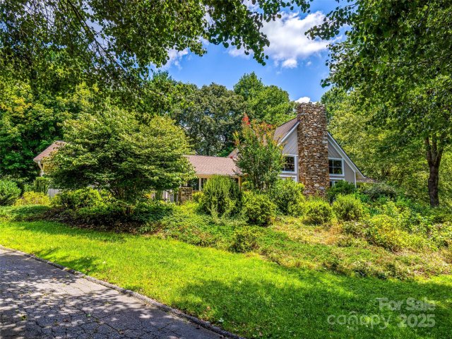 440 Rickel Drive pending home in Wilson Farm, Hendersonville, NC