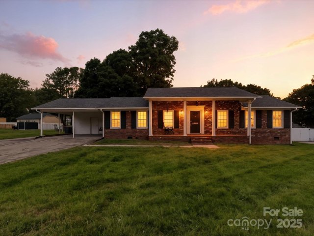 2426 Redbud Drive sold home in Sedgefield, Gastonia, NC