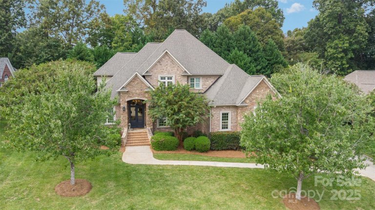 3425 Araglin Drive sold home in Waterford Green, Gastonia, NC