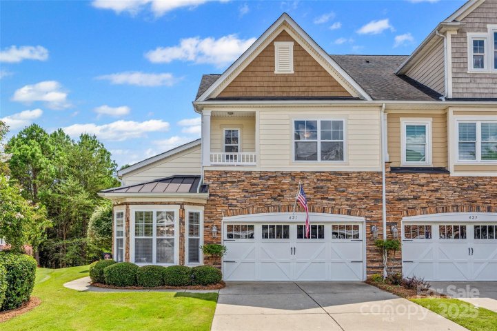 621 Sunfish Lane sold home in Lake Shore On Lake Wylie, Tega Cay, SC