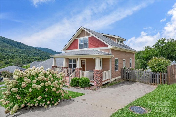14 Byrdcliffe Lane sold home in Byrdcliffe, Asheville, NC