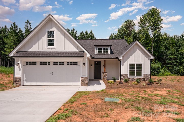 1105 Rudder Circle active home in Sunset Pointe, Salisbury, NC