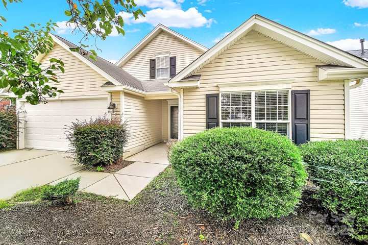 6762 Thistle Down Drive sold home in Canterfield Estates, Harrisburg, NC