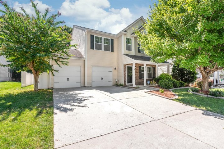 9810 Fernspray Road sold home in Seven Oaks, Charlotte, NC